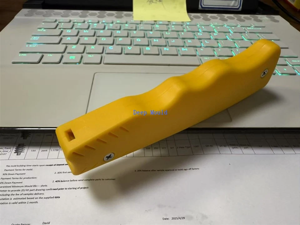 Plastic Injection Mold for wire stripper tool